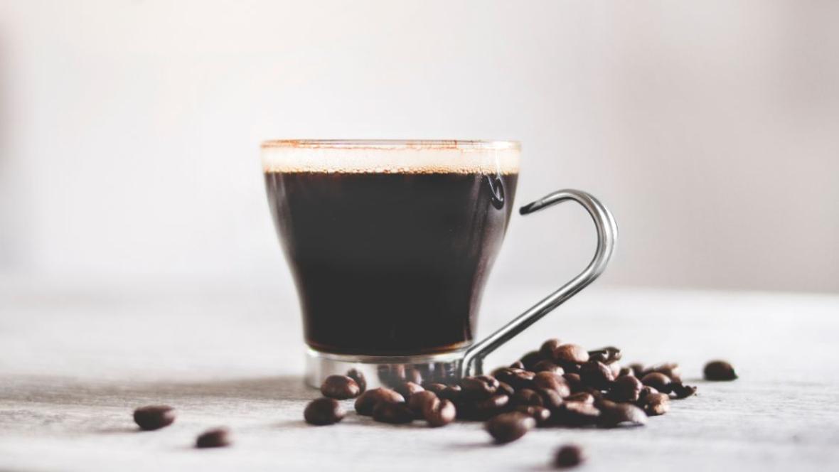 El café podría hacer que vivas unos "añitos" más - Investigación, Sociedad