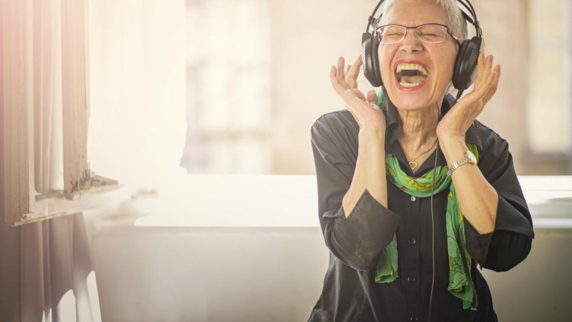 ¡Sube la volumen! Cómo influye la música en la calidad de vida de las personas mayores - Salud